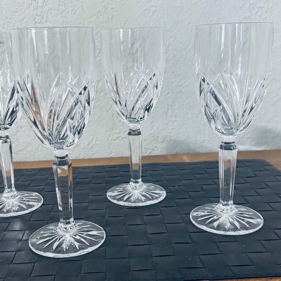 Marquis by Waterford Chelsea Gold 7oz Wine Glass Crystal Stemware Set Of 4 - Picture 1 of 6